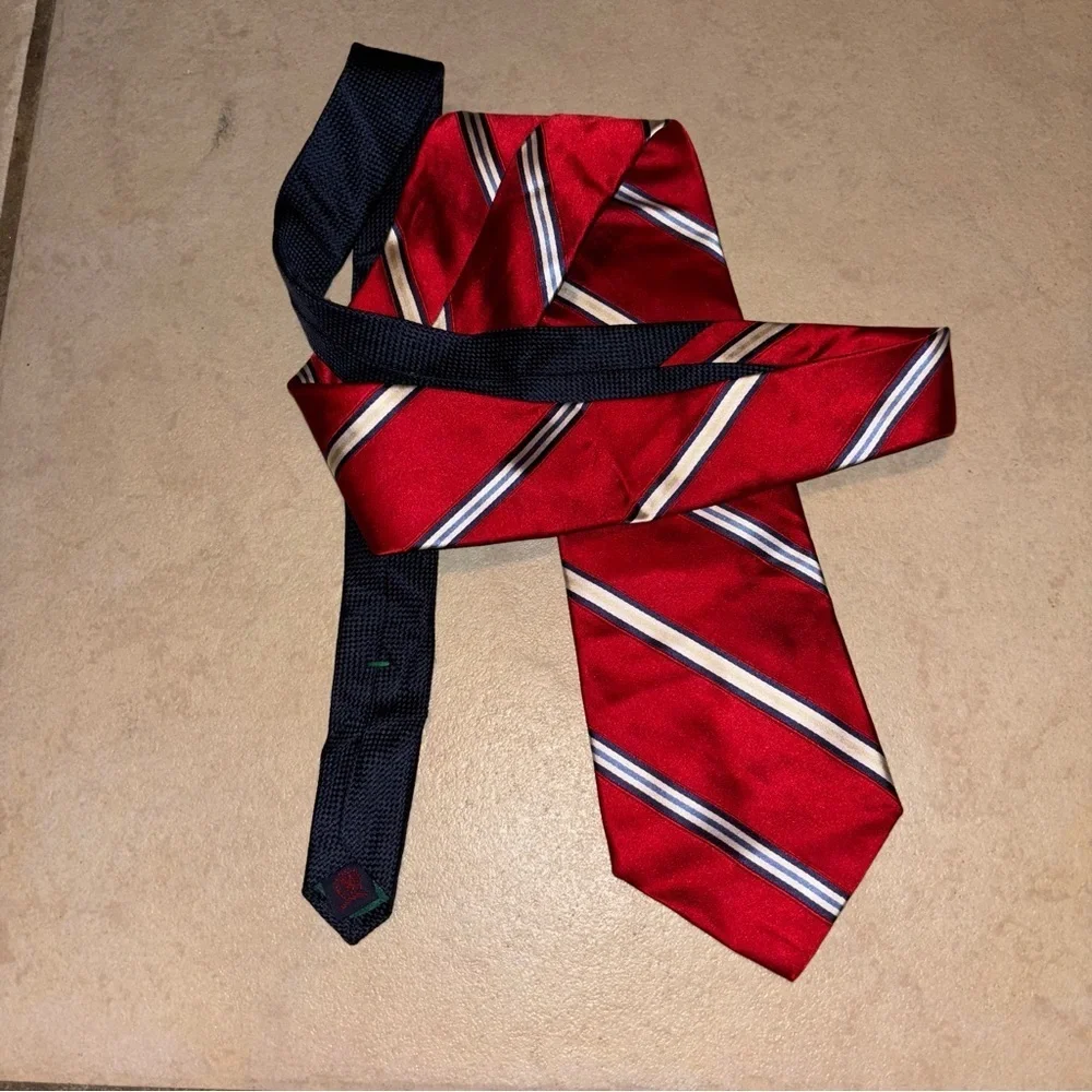 Tommy Hilfiger Men's Red Striped Silk Repp Tie with Navy Accents